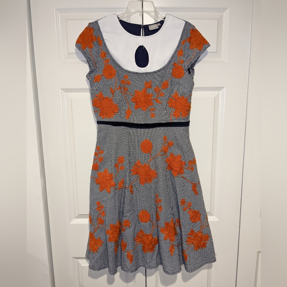 Eshakti embroidered short sleeve dress